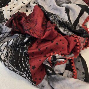 Oui scarf with London theme 42 x 42 viscose